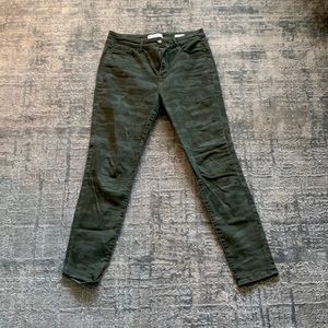 Camouflage jeans
